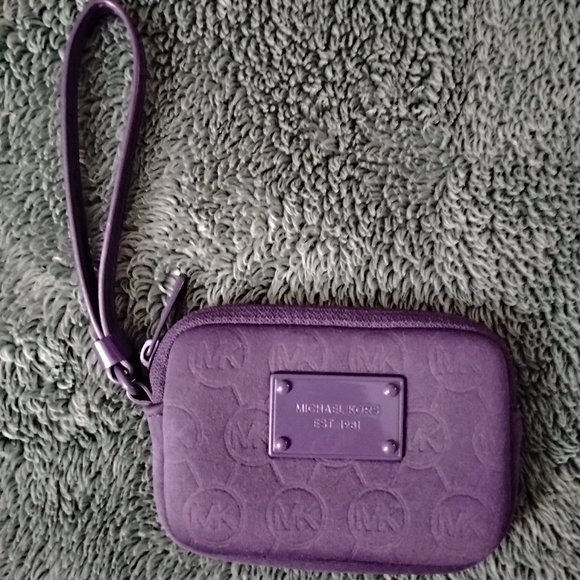 MICHAEL KORS Purple Wristlet Wallet Women's - Picture 1 of 4